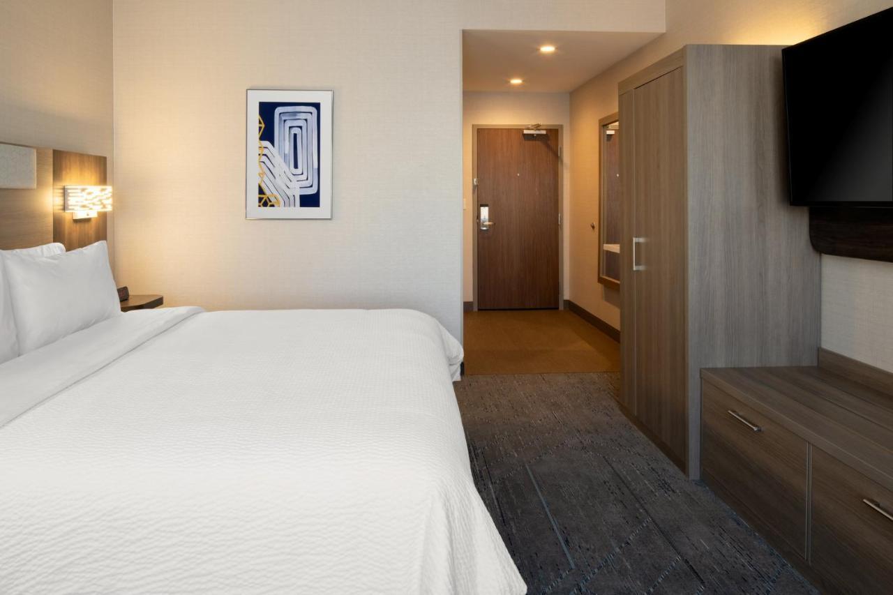 Holiday Inn Express & Suites - Hollister By Ihg Exterior foto