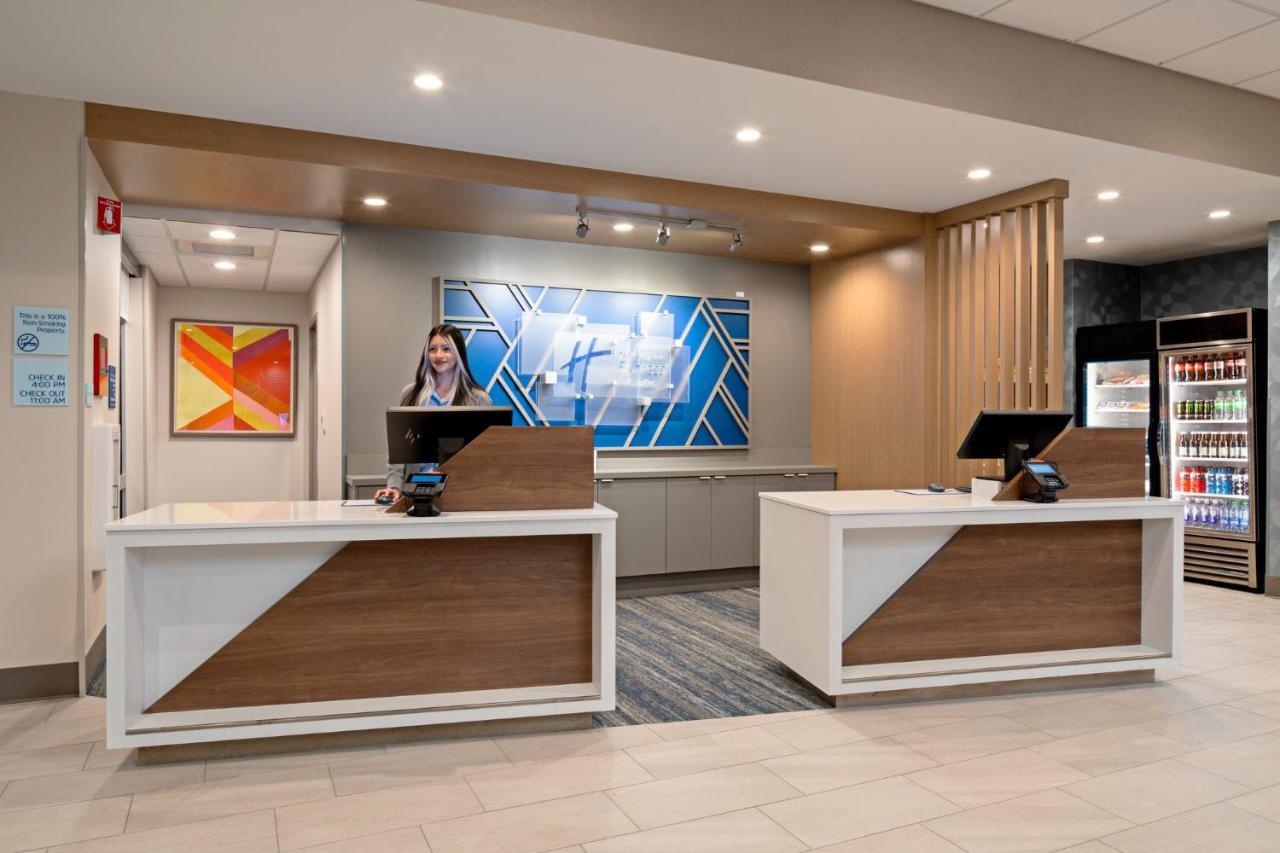 Holiday Inn Express & Suites - Hollister By Ihg Exterior foto