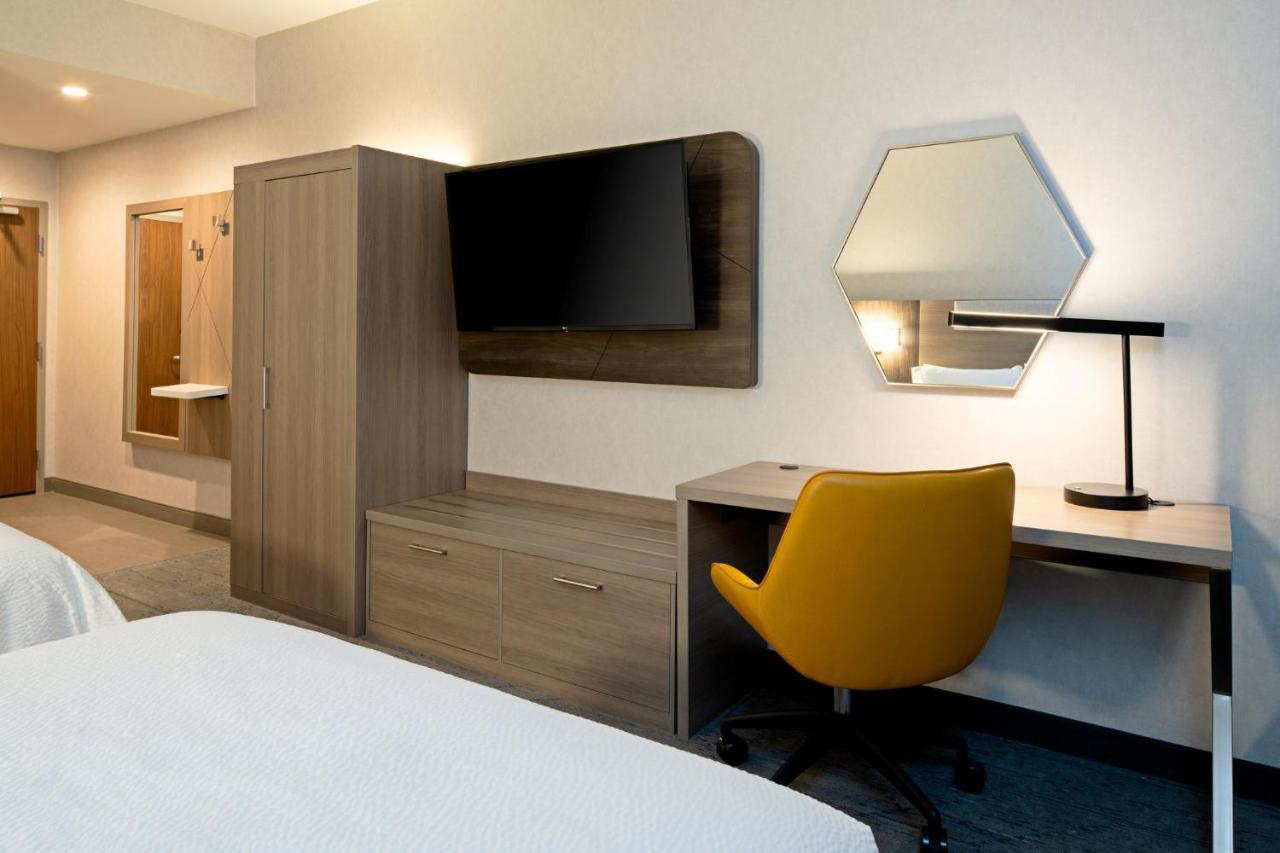 Holiday Inn Express & Suites - Hollister By Ihg Exterior foto