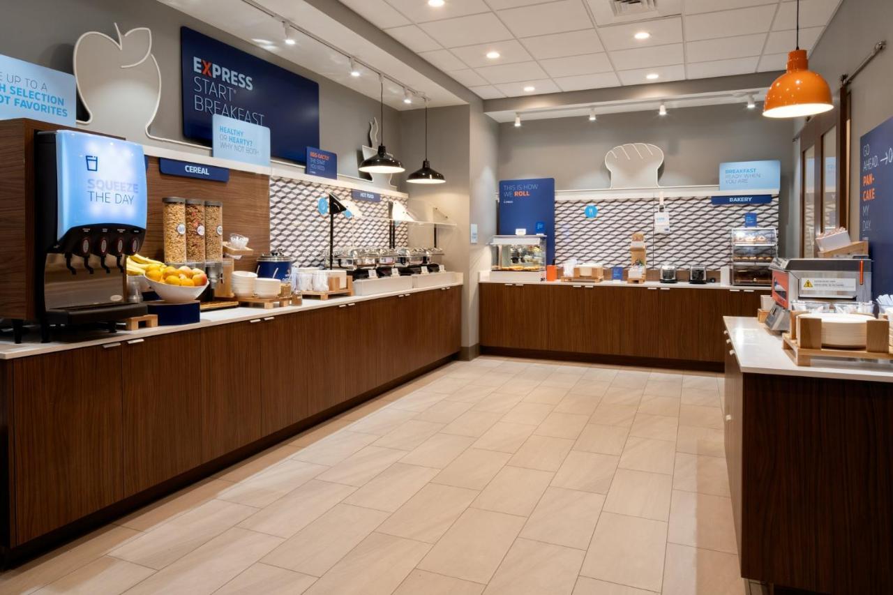 Holiday Inn Express & Suites - Hollister By Ihg Exterior foto